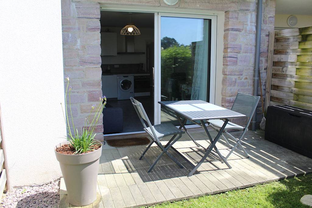 Appartement entier, ‼️Joli T2 plage 50 m, jardinet terrasse privés, fibre, lit fait‼️ in Fréhel, Région de Dinan