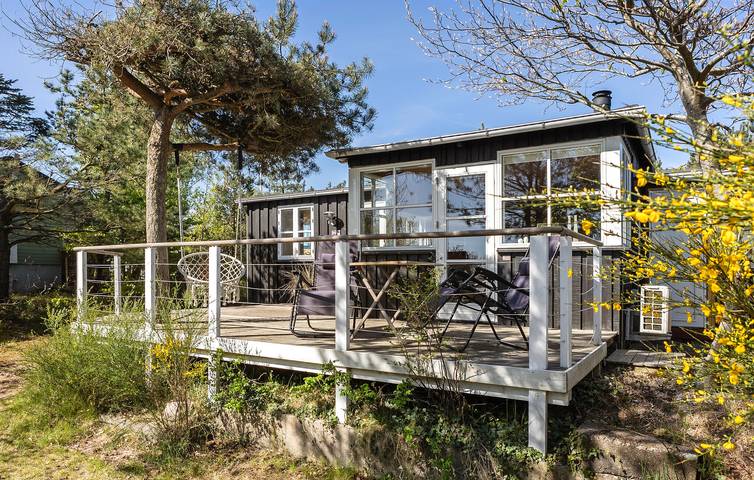 Ferieudlejning for 5 personer, med Terrasse og Have i Grenaa