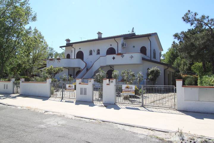 Apartamento vacacional entero, Apartamento de vacaciones para 4 personas con jardín in Lido di Pomposa, Provincia de Ferrara