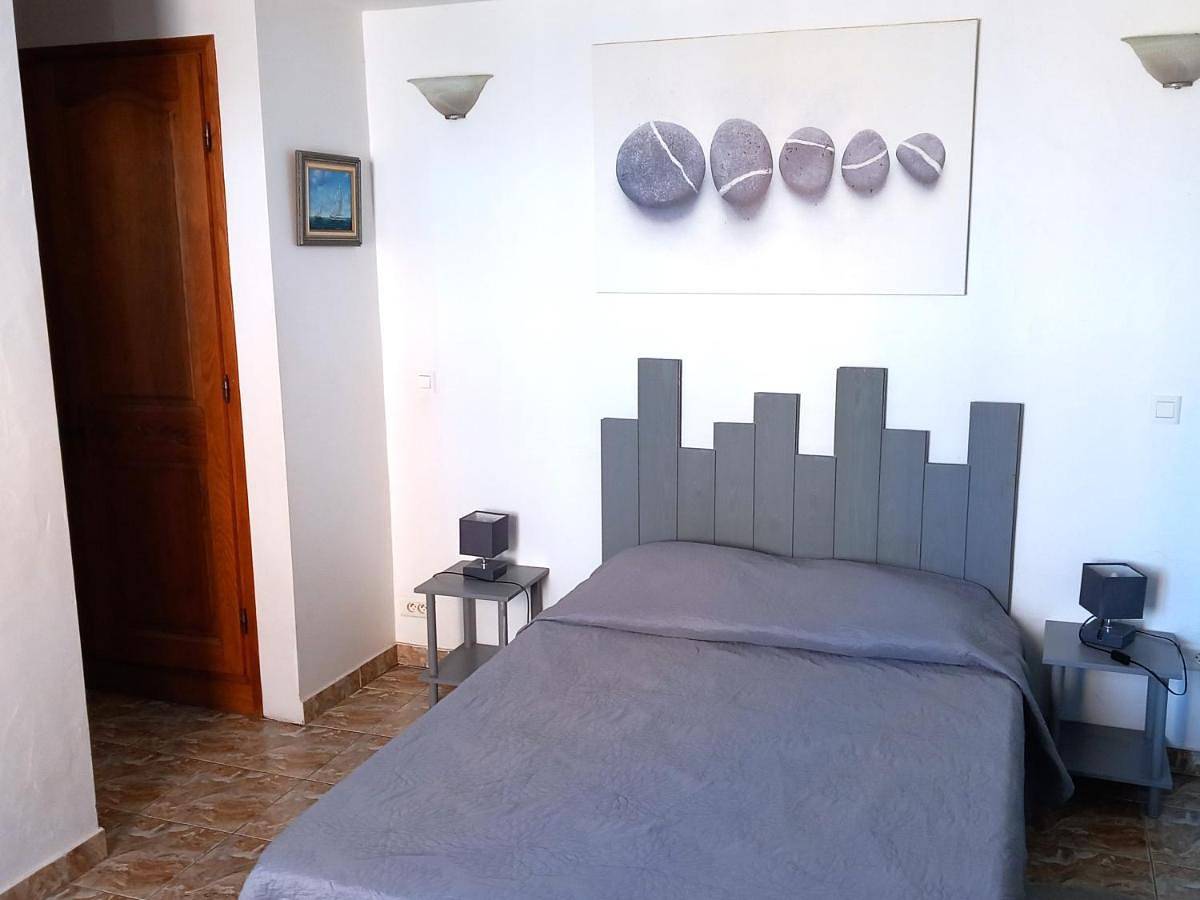 Appartement entier, One-Bedroom Apartment in Hyeres, Parc national de Port-Cros