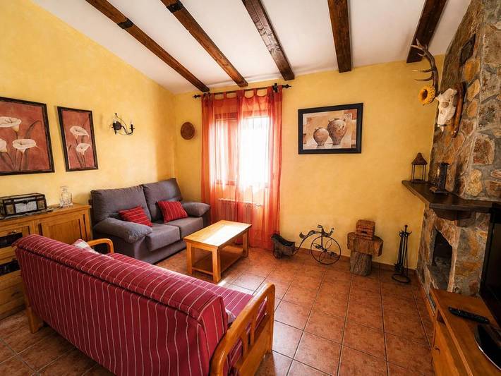 Apartamento de vacaciones para 6 personas, con Balcón y Terraza además de Jacuzzi y Jardín en Serranía de Guadalajara - 3