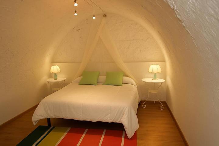 Apartamento para 2 personas, con vistas además de jardín y terraza en Provincia de Lleida