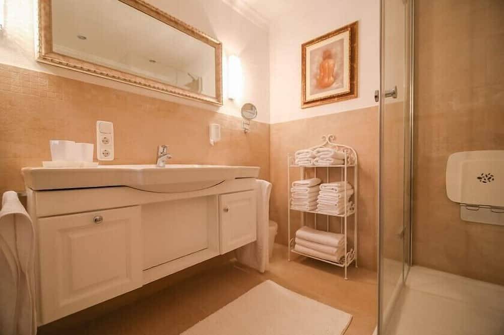 Ganze Wohnung, Ferienwohnung  Landlust, 60 qm, eigener Eingang, mit Balkon, 4 Sterne in Samerberg, Bayerische Alpen