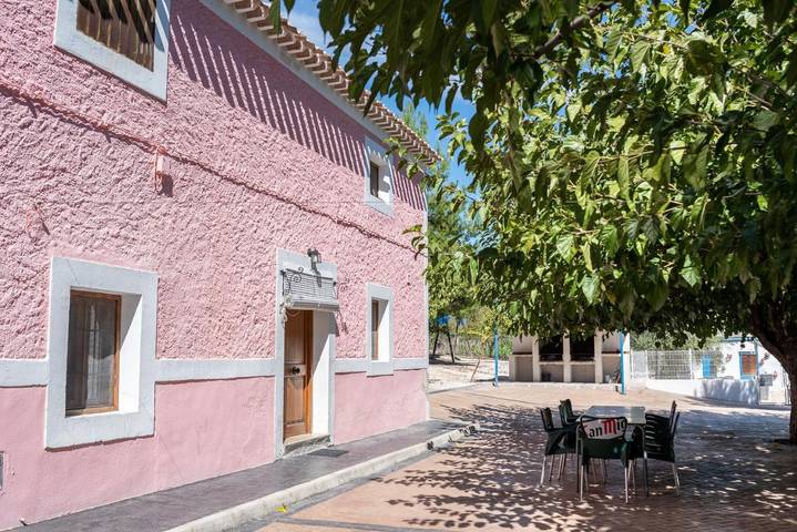 Casa rural para 7 personas, con Terraza además de Jardín y Piscina en Moratalla