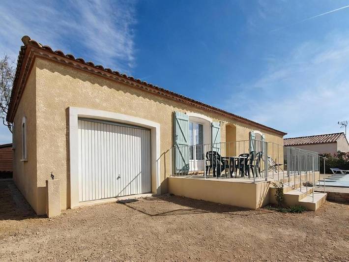 Location de vacances pour 5 personnes, avec terrasse ainsi que piscine et jardin à Aigues-Vives (Hérault) - 3