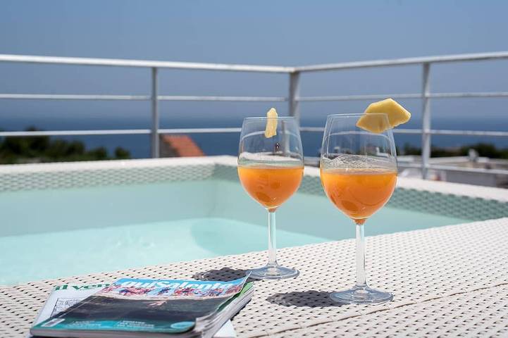 Location de vacances pour 6 personnes, avec balcon et jardin, animaux acceptés à Novaglie