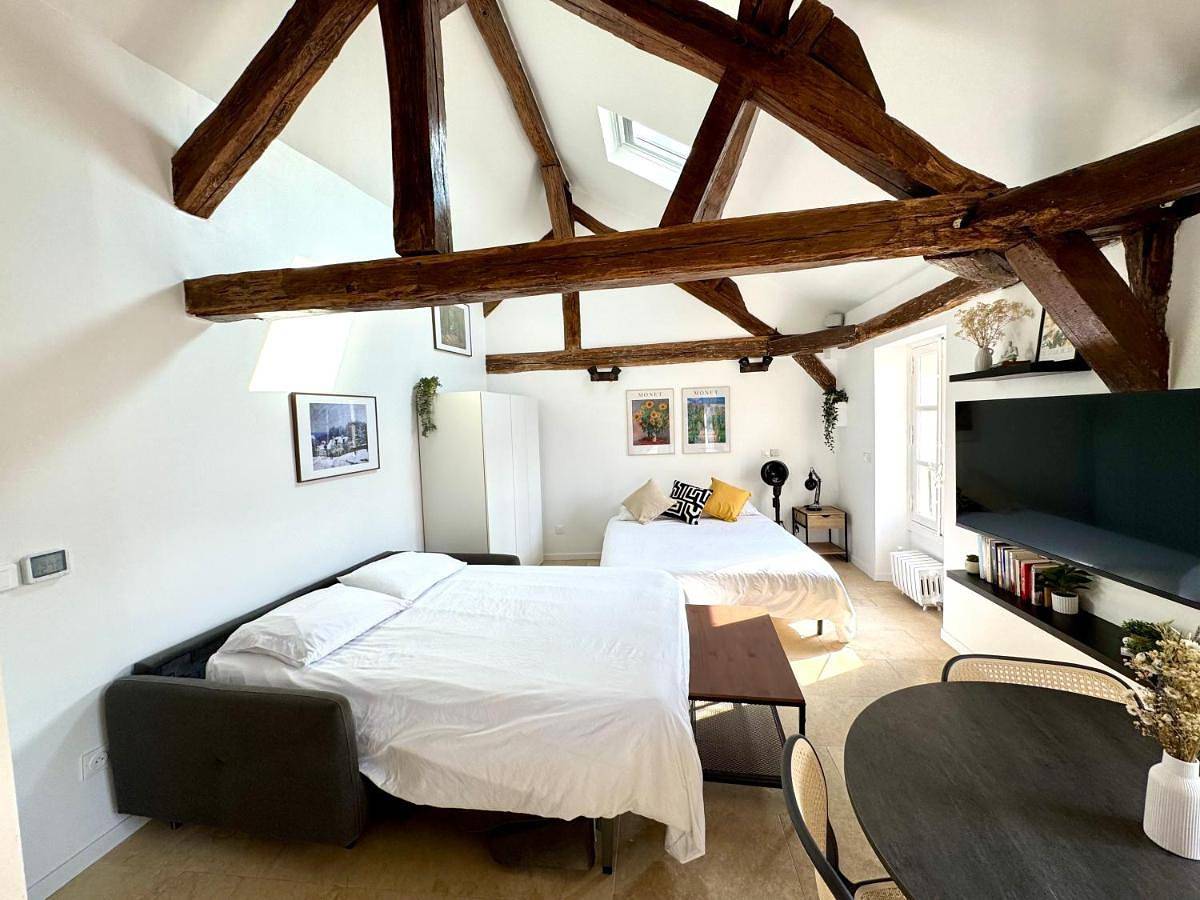 Appartement entier, One-Bedroom Apartment in Marly-le-Roi, Yvelines