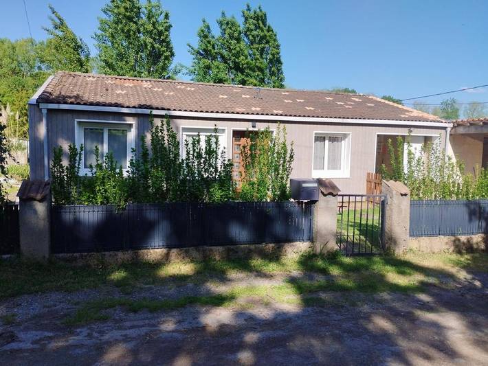 Location de vacances pour 6 personnes, avec terrasse et jardin à Sansais - 2