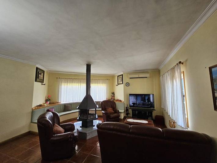 Maison de campagne pour 7 personnes, avec vue ainsi que jardin et piscine, animaux acceptés à Vila Flor - 4