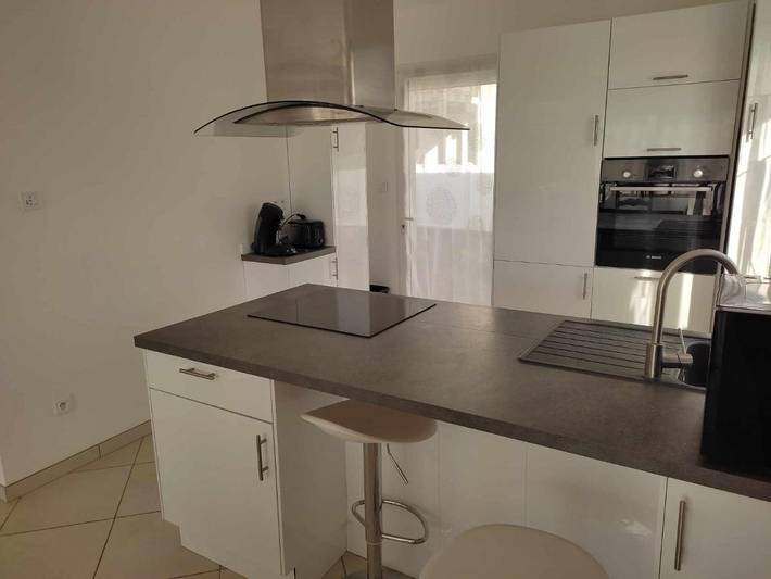 Location de vacances pour 6 personnes, avec balcon ainsi que vue et jardin à Saint-Maurice-l'Exil