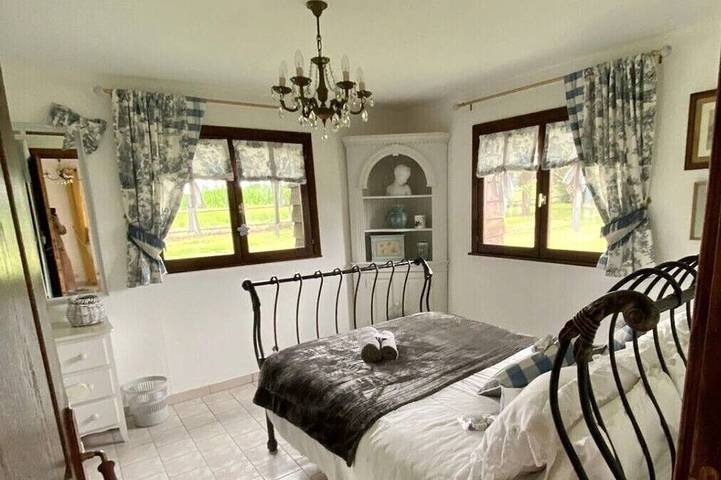 Gîte pour 6 personnes, avec jardin ainsi que piscine et jacuzzi à Jarzé - 3