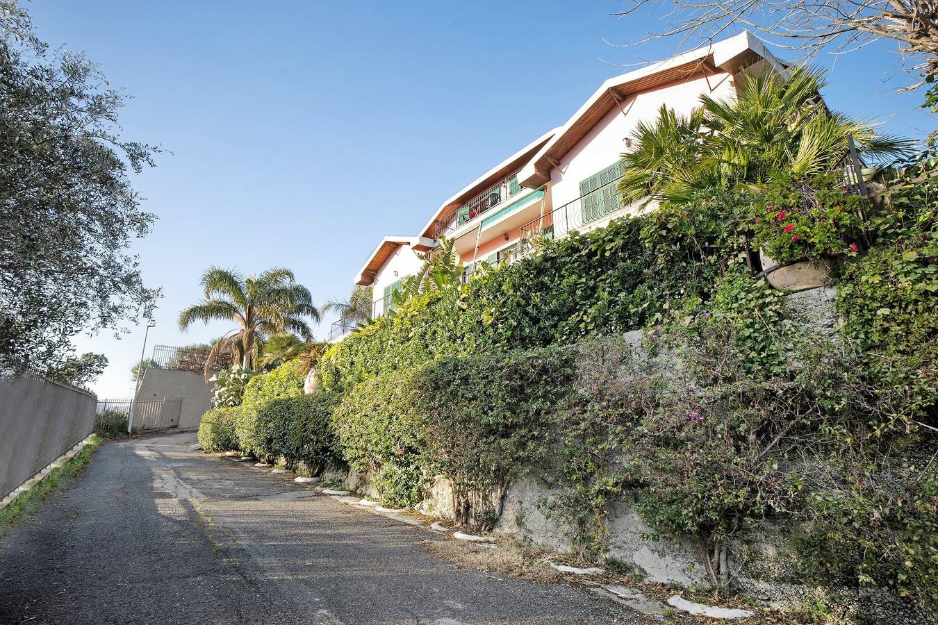 Ganze Wohnung, Apartment 'Mansarda Mare Bella Vista' mit Meerblick, Wlan und Klimaanlage in Porto Maurizio, Imperia