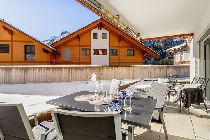 Ganze Wohnung, Gemütliche Wohnung für 4 Gäste mit  W-Lan, TV, Terrasse und Panoramablick in Kandersteg, Frutigen - Lenk - Adelboden