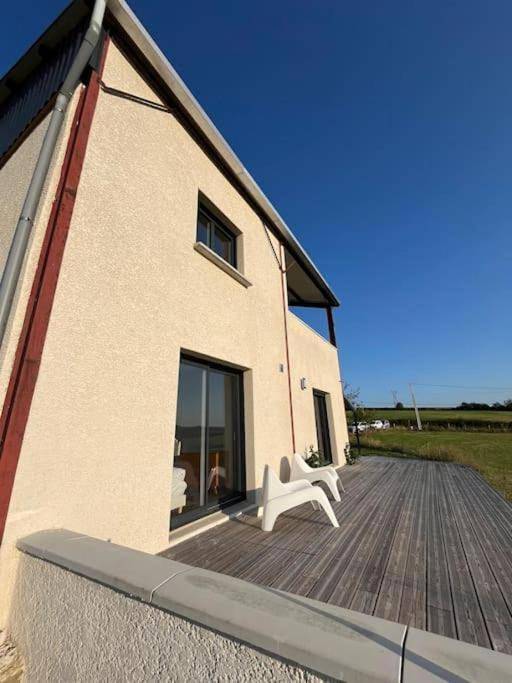 Location de vacances pour 8 personnes, avec terrasse et vue, animaux acceptés à Saint-Genest-Lerpt - 2