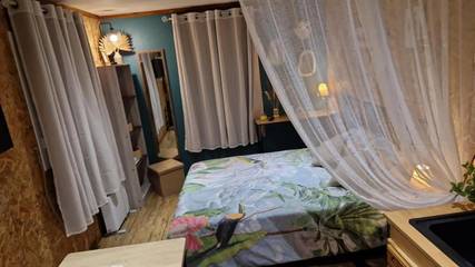 Gîte pour 2 personnes, avec terrasse et jardin à La Plaine-des-Palmistes