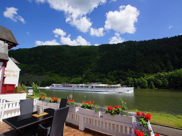 Ferienhaus für 4 Personen, mit Balkon und Sauna sowie Seeblick an der Mosel