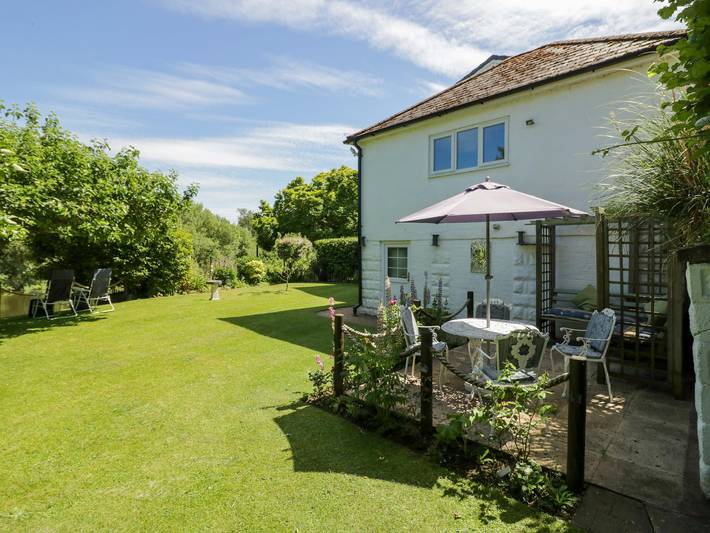 Cottage for 4 people, with garden, with pets in Worcestershire