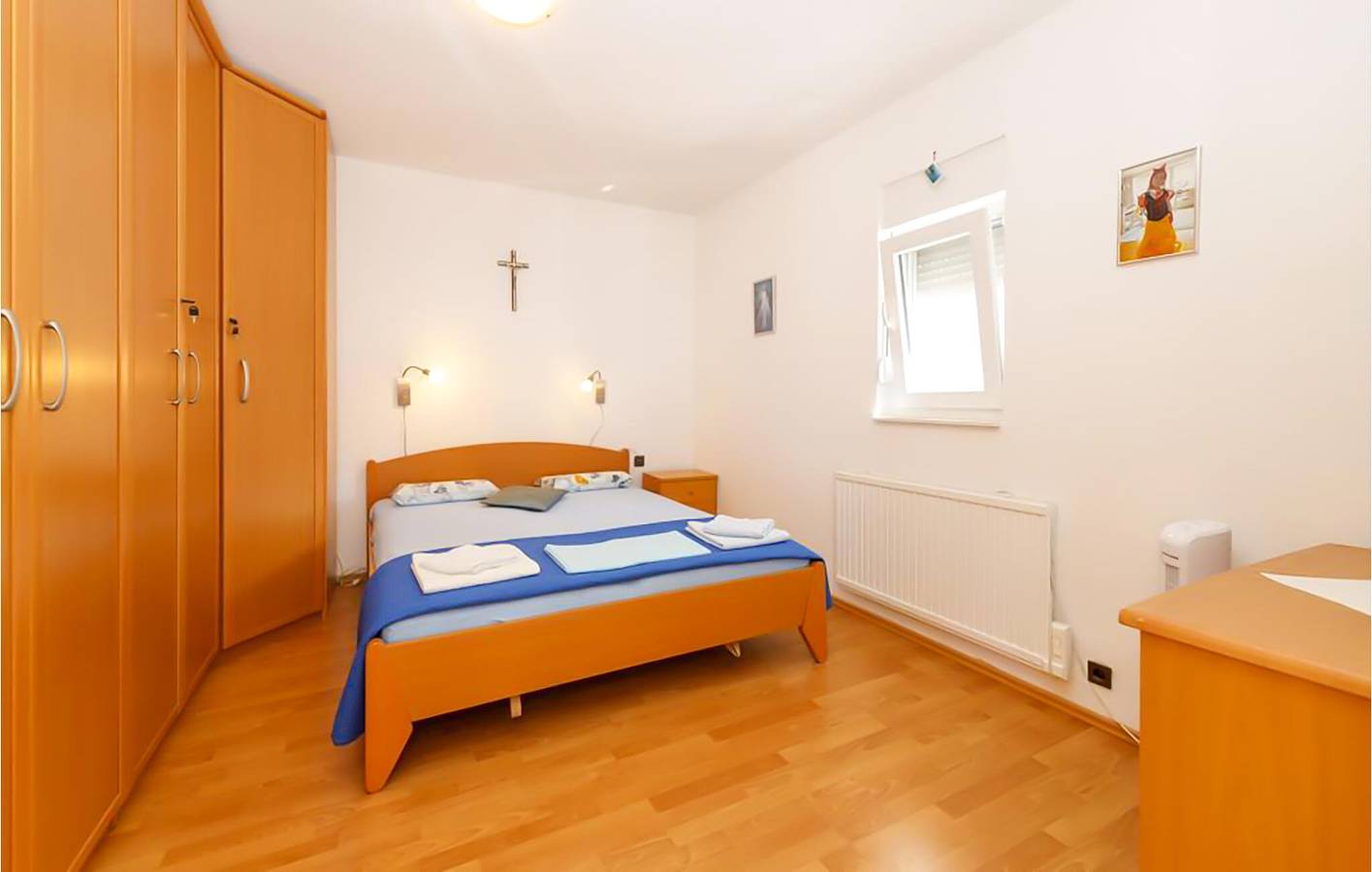 Ganze Ferienwohnung, Apartment mit Meerblick, Wifi, AC, Parkplatz und Terrasse - 2km zum Strand in Brela, Makarska Riviera