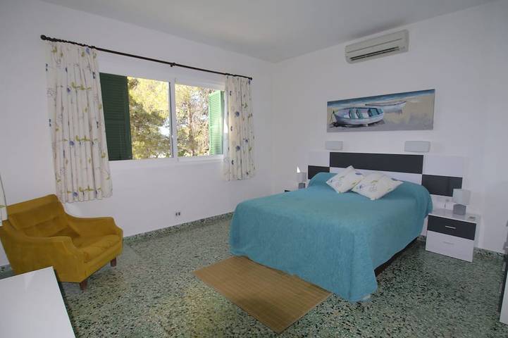 Location de vacances pour 8 personnes, avec balcon et jardin à Es Migjorn Gran - 2