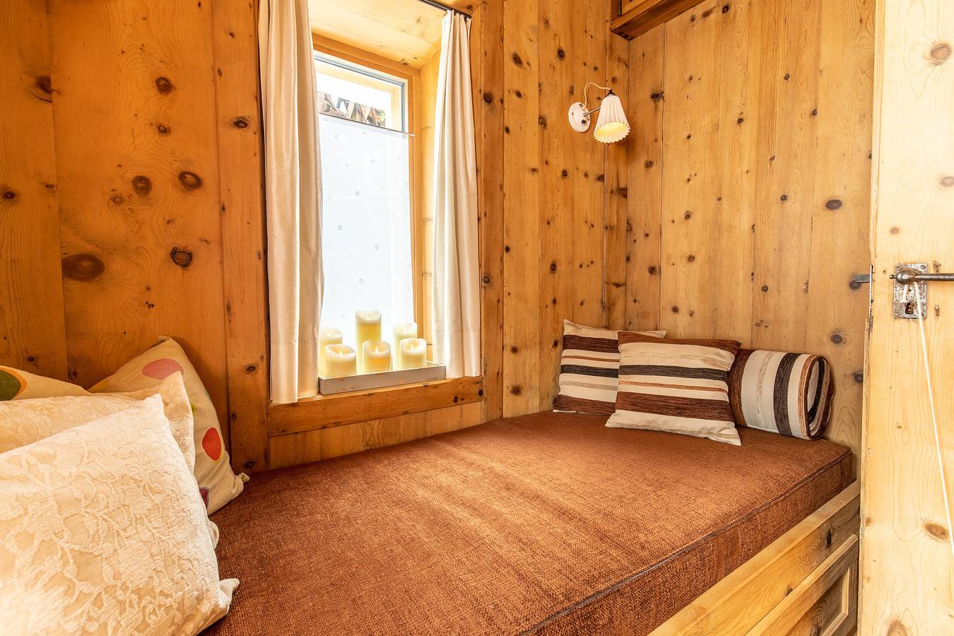Apartamento entero, Chasa Punt 43: Romantisches Hideaway im historischen Dorfkern von Scuol in Scuol, Lower Engadine