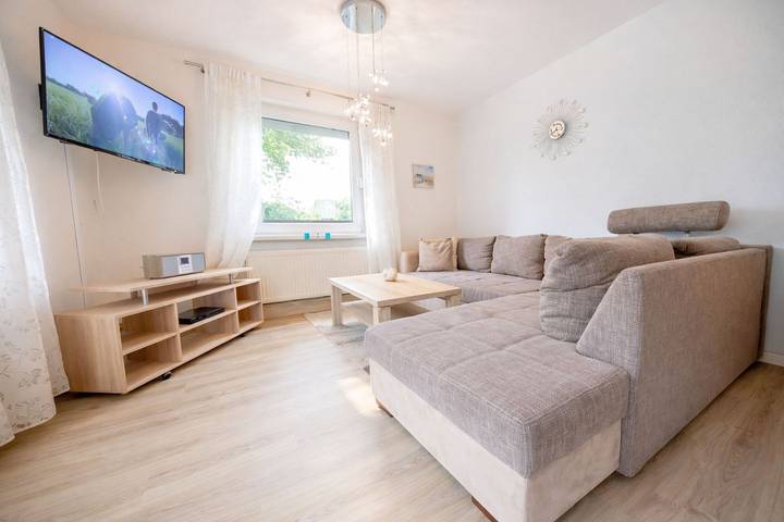 Ganze Wohnung, Komfortable Ferienwohnung mit Terrasse und Wlan in Strandnähe in Schillig in Horumersiel, Wangerland