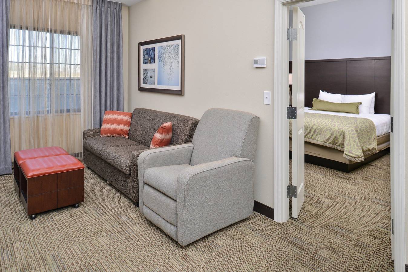 Entire apartment, Staybridge Suites Rochester - Commerce Dr Nw in Rochester (MN), Olmsted County