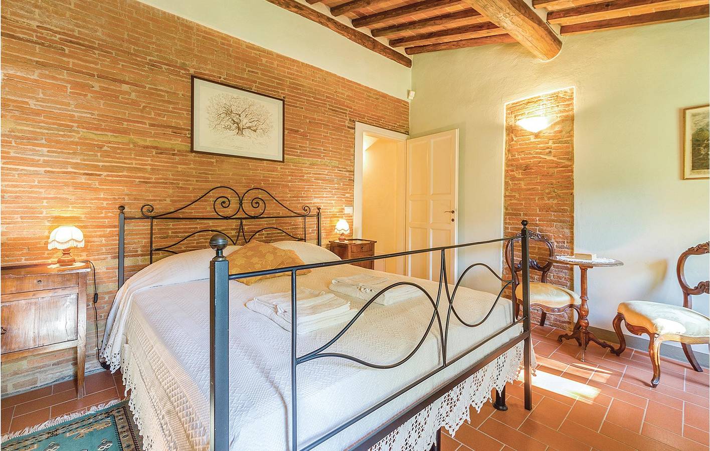 Ganze Ferienwohnung, 70m² Wohnung mit Internet, Parkplatz und Blick auf Montecarlo in Capannori, Lucca Provinz