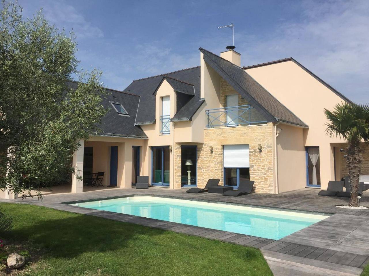 Double Room with Pool View in Le Pouliguen, Côte d'Amour