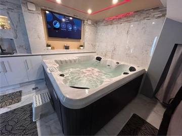 Maison d’hôte pour 2 personnes, avec jacuzzi dans Aéroport Paris-Charles de Gaulle