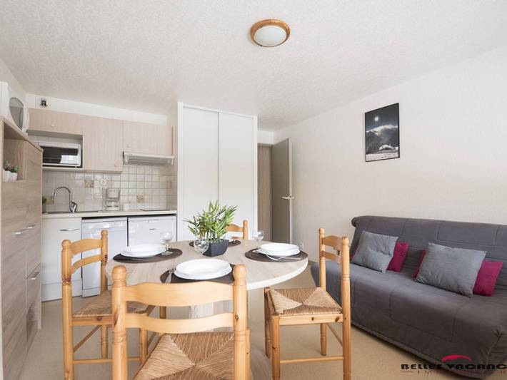 Ganze Wohnung, Ruhige Ferienwohnung für 6 Personen mit Balkon nahe Zentrum Saint Lary und kostenloser Skibus in Saint-Lary-Soulan, Nationalpark Pyrenäen
