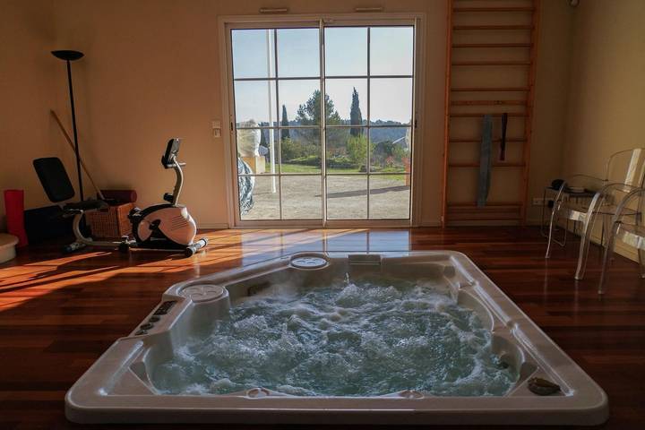 Gîte pour 4 personnes, avec jacuzzi et sauna ainsi que piscine et jardin à Carcassonne - 2