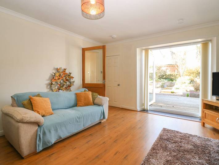 Log cabin for 5 people, with Garden in Angus