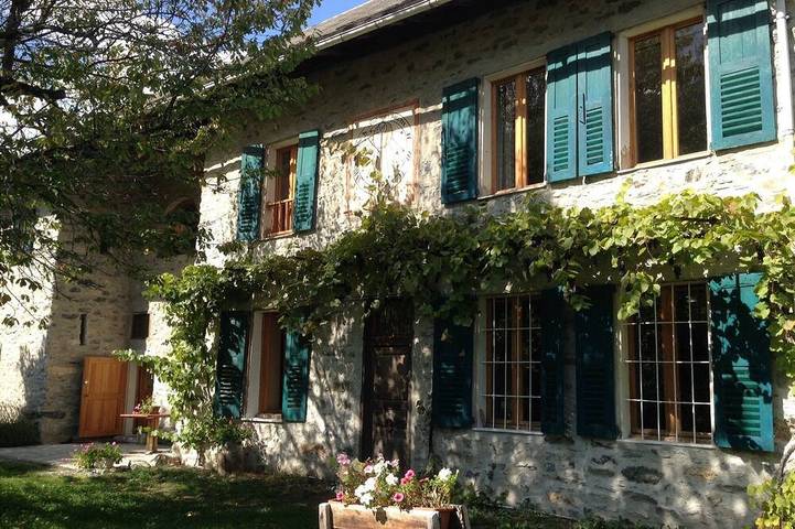 Location de vacances pour 11 personnes, avec terrasse et jardin à Les Thuiles