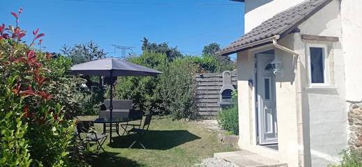 Gîte pour 4 personnes, avec jardin à Lithaire