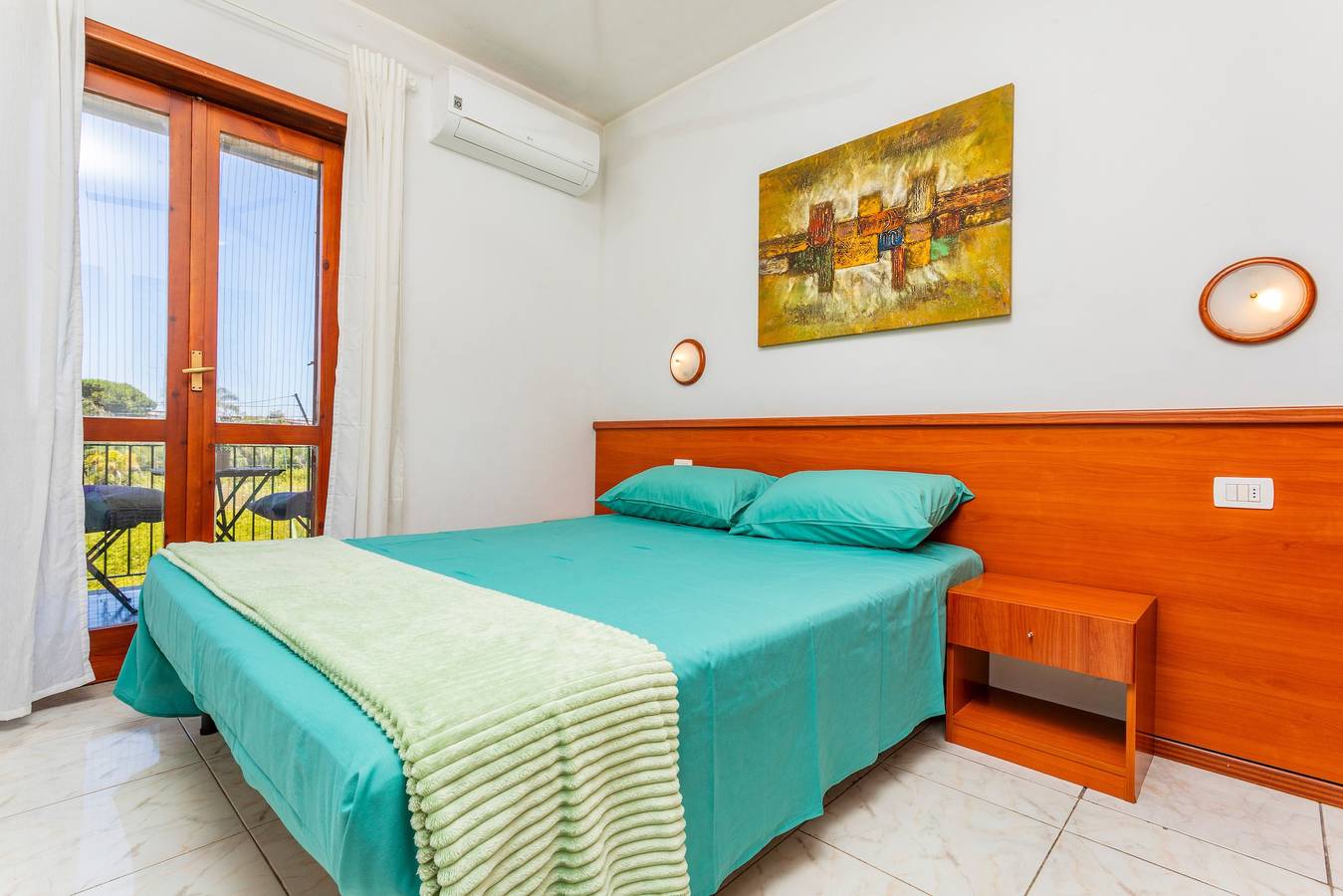 Appartement entier, Appartement "Petite Maison" avec jardin partagé, Wi-Fi et climatisation in Fondachello, Province de Catania