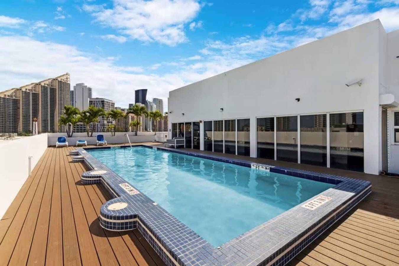 Appartement entier, Roami at Sunny Isles   6Br Combo in Sunny Isles Beach, Floride