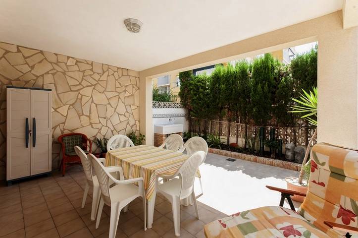 Villa für 5 Personen, mit Terrasse in Oliva