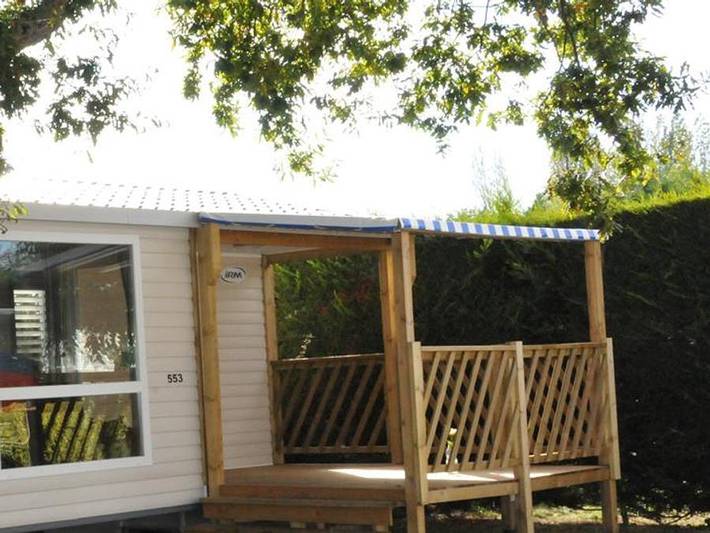 Camping La Roseraie  - Mobilheim 5 personen - Cottage Pacifique - 2 Zimmer: 27m² - Überdachte Terrasse 9m² 4/5 pers. in La Baule-Escoublac, Côte d'Amour