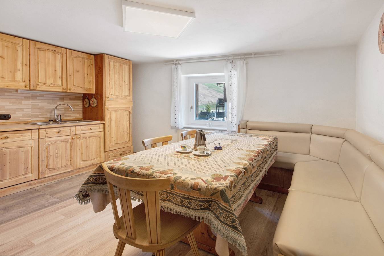Ganze Wohnung, Apartment 'Unit 1' mit Bergblick, Gemeinschaftsterrasse und Wlan in Livigno (Stadt), Livigno