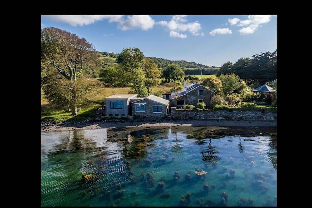 Mulroe Cove - The Boathouse, Fisherman's Lane in County Cork