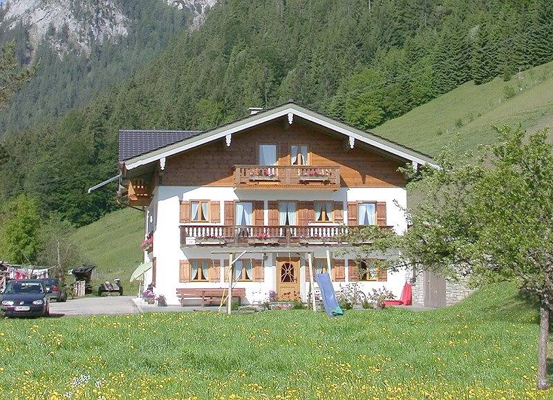 Ganze Ferienwohnung, Fluchthäusl Ferienwohnung - Ferienwohnung Blaueis, 1-2 Personen, Balkon, W-Lan, 1 Schlafzimmer in Hintersee, Ramsau bei Berchtesgaden