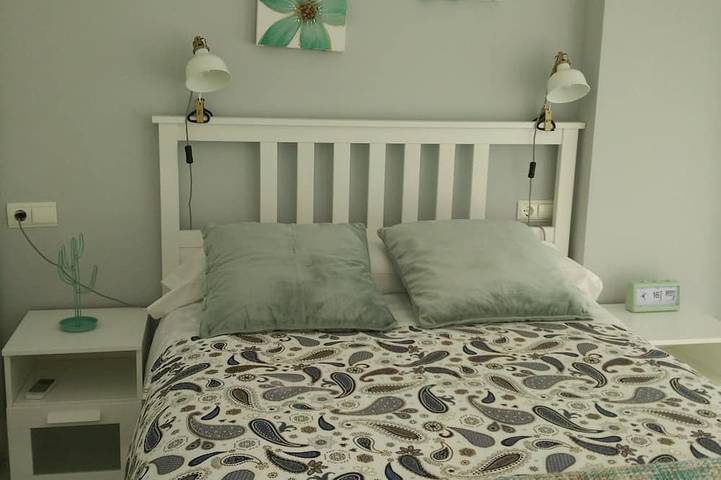 Appartamento intero, Grande appartamento a La Carihuela, 3 camere da letto, a 50 mt dalla spiaggia, luminoso in La Carihuela, Torremolinos