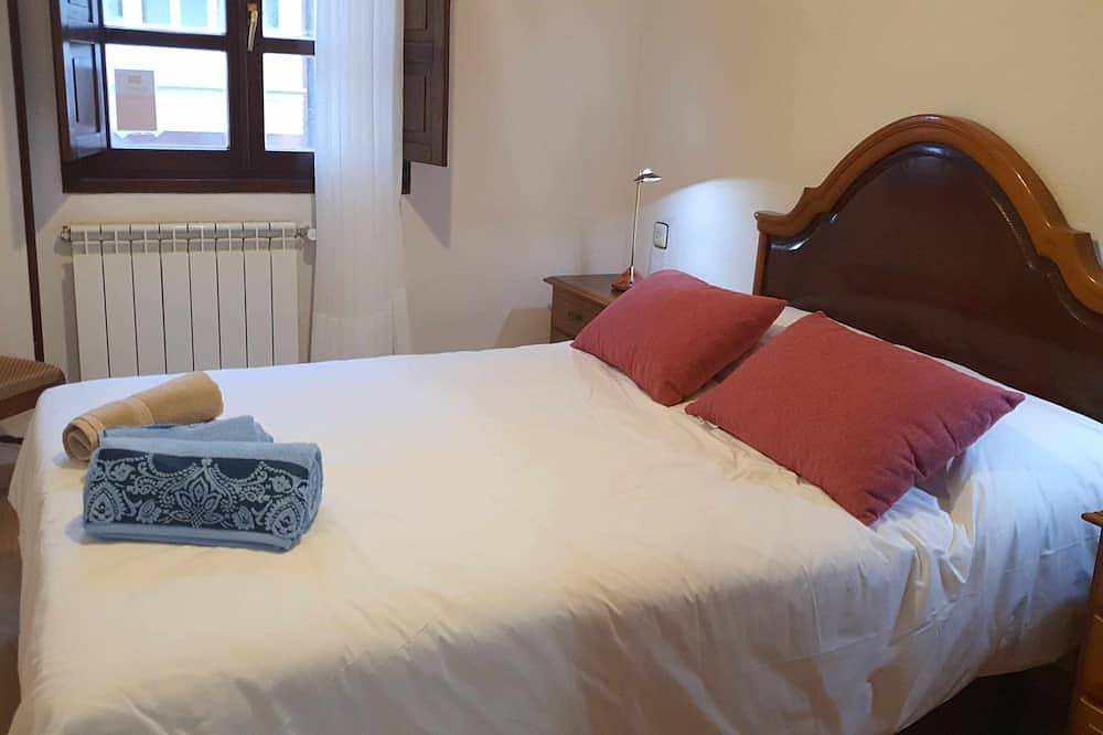Entire apartment, Apartamento Vacacional La Rula in Llanes, Costa Verde (Spain)