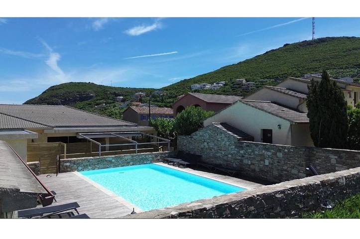 Appartement de vacances pour 2 personnes, avec piscine ainsi que vue et terrasse