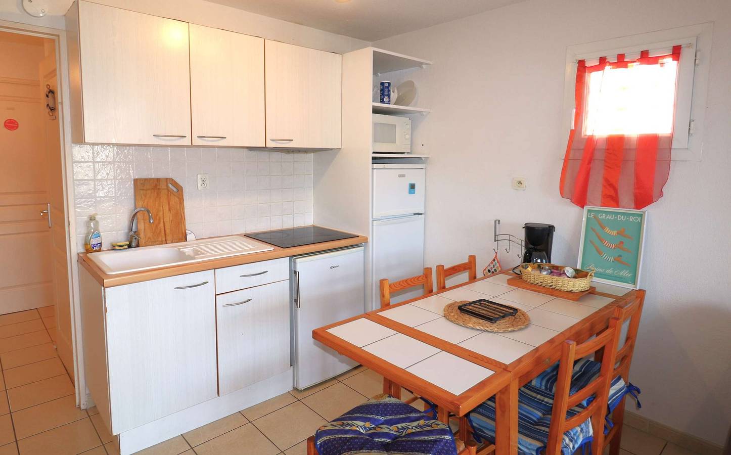 Appartement de vacances entier, 3 pièces parking privé lave-linge terrasse clim in Le Grau-du-Roi, Côte d'Améthyste