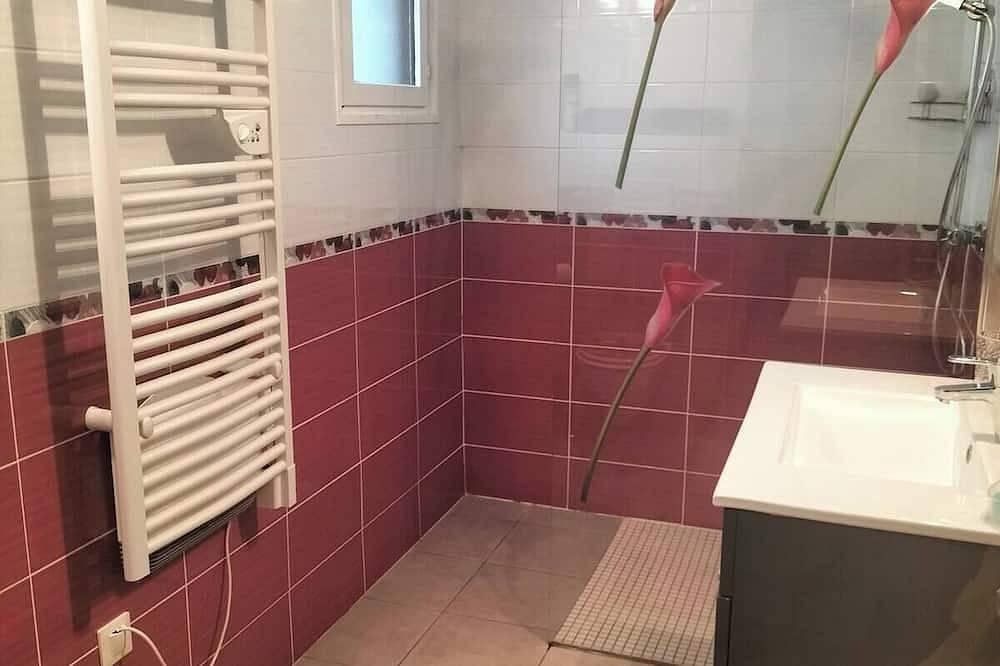 Appartement entier, Appartement pour les amoureux de la nature: lac, plan d'eau, randos en montagne in Embrun, Parc national des Écrins