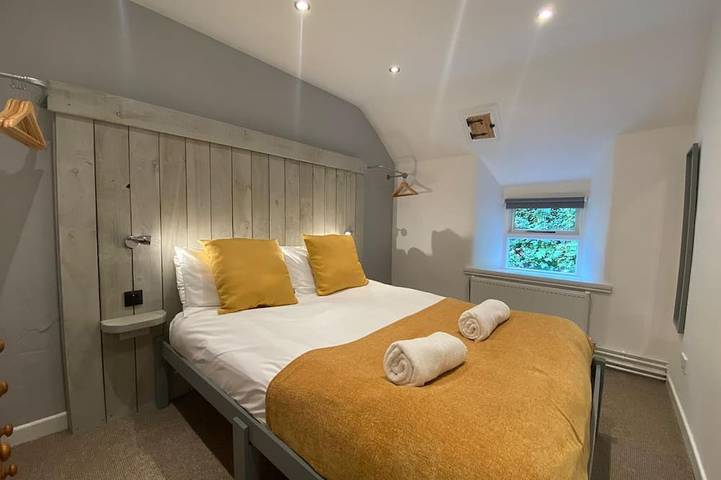 Cottage for 10 people, with terrace and pool, with pets in Snowdonia