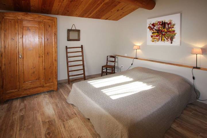 Gîte pour 4 personnes, avec jardin ainsi que piscine et terrasse à Saint-Victor-la-Coste - 2