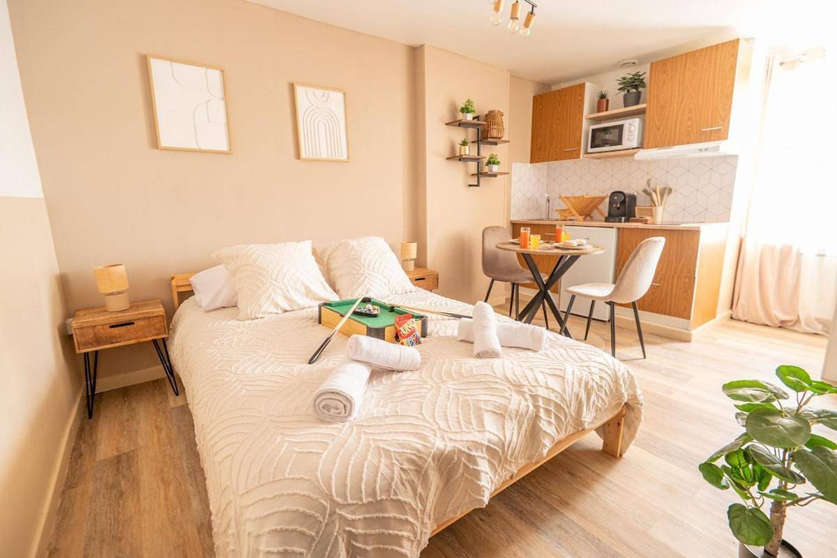 Appartement entier, Le Sweety I Gare I Centre-Ville I Netflix I Wifi Fibre - Le Sweety I Gare Station I Downtown I Netflix I Fiber Wifi in Anzin, Région de Valenciennes