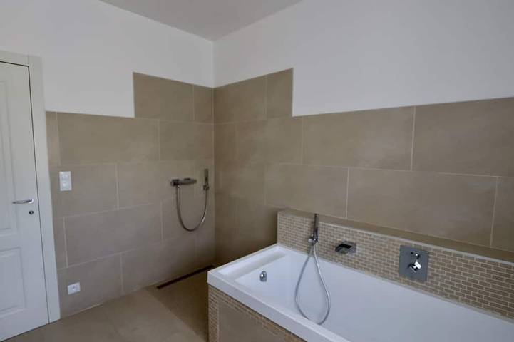 Villa avec piscine privée, à 5 minutes des plages et du centre ville. in Bastia, Cap Corse